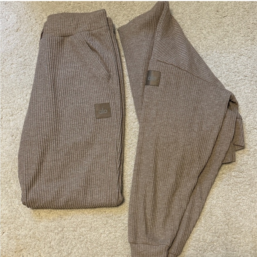ALO Yoga Brown Ribbed Pants